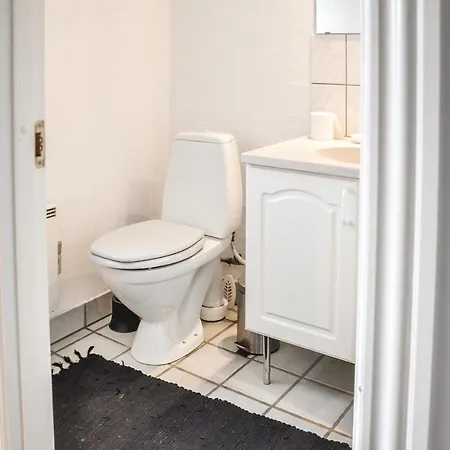 Three-bedroom Holiday In Feriehus *