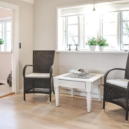 Three-bedroom Holiday In Ebberup