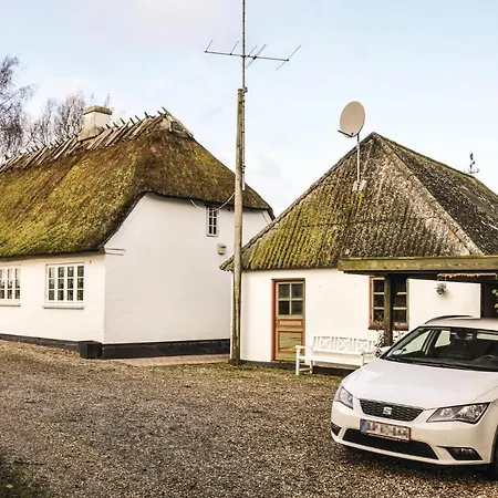 Three-bedroom Holiday In Feriehus